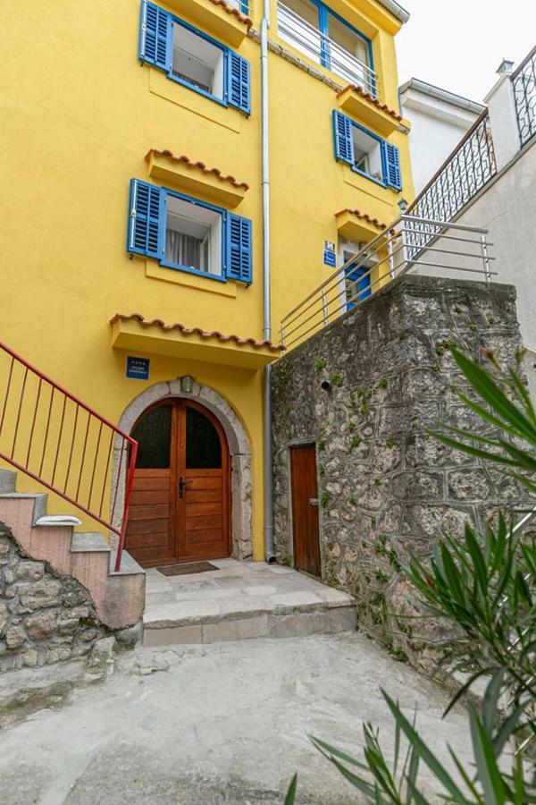 Ferienwohnung Old Beauty Novi Vinodolski Exterior foto